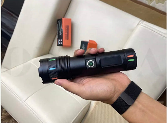 Lampe Torche LED Ultra Puissante Rechargeable
